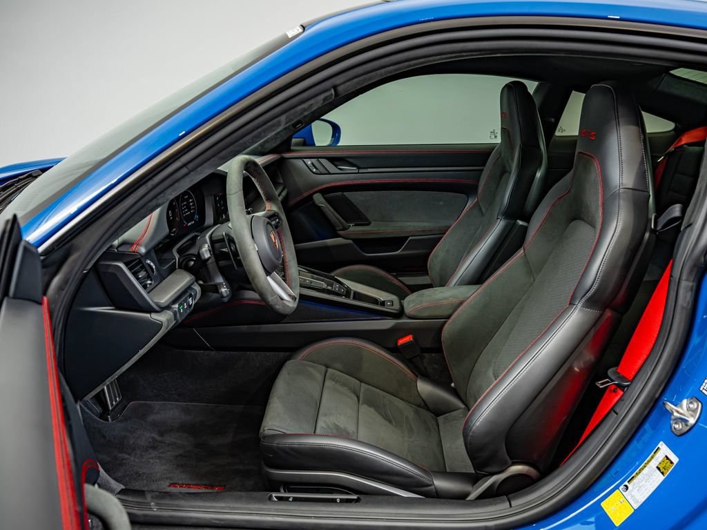 Certified 2025 Porsche 911 Carrera 4 GTS AWD/4WD image 5