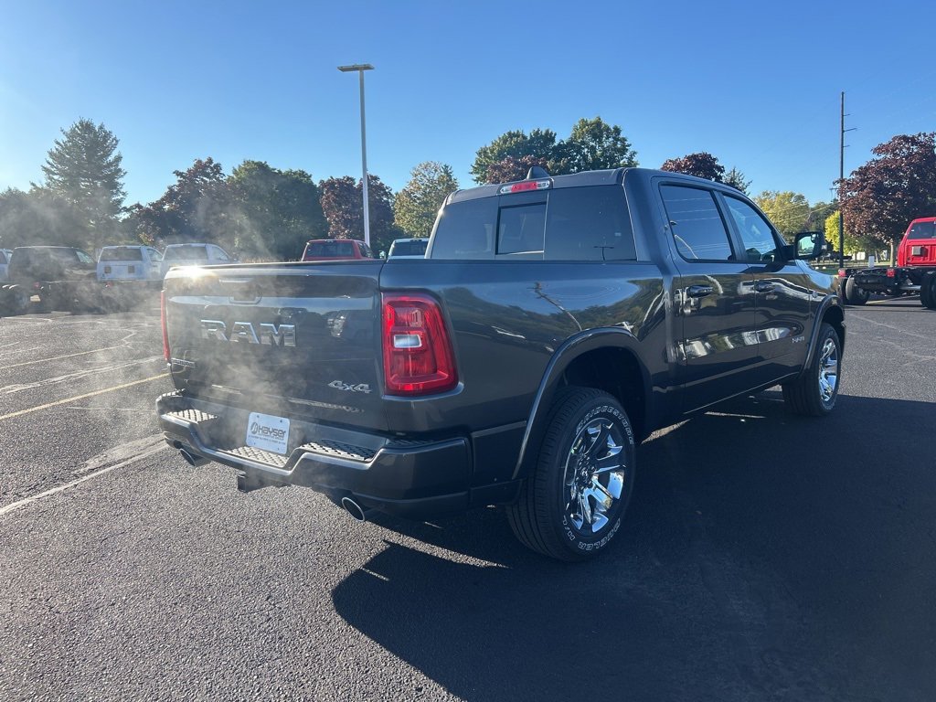 New 2026 RAM 1500 4x4 Crew Cab image 7