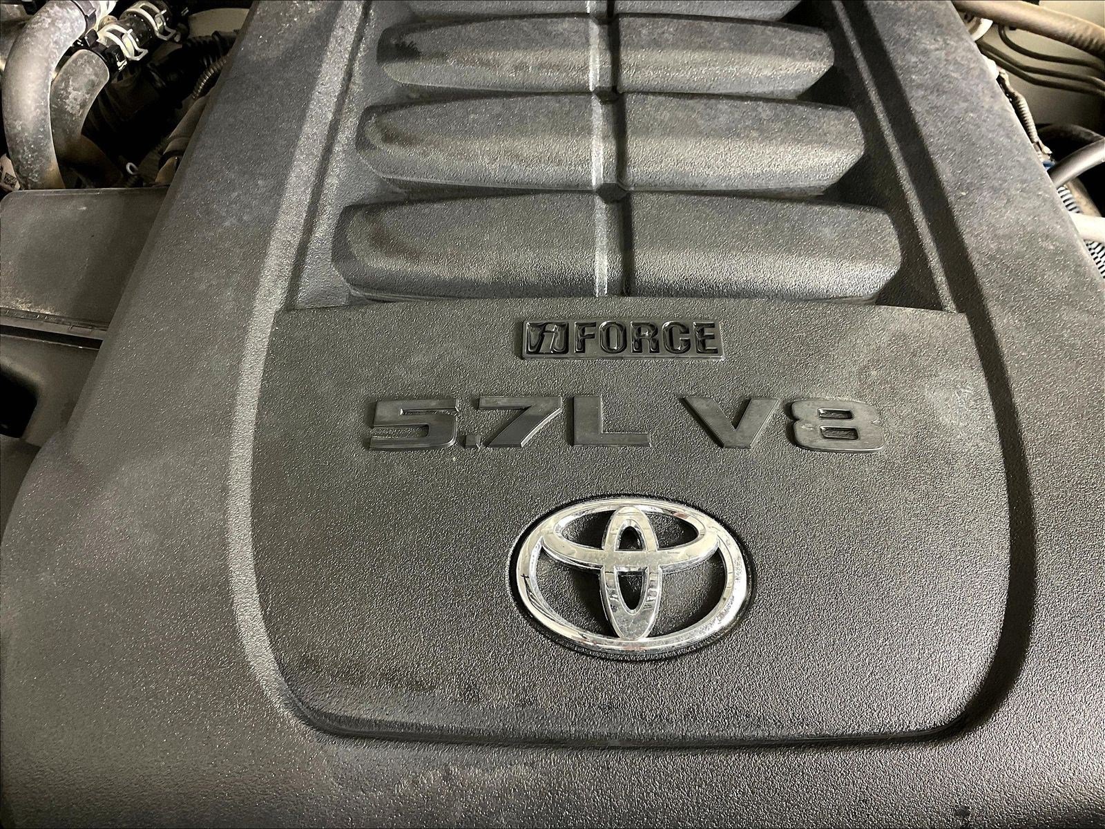 Used 2017 Toyota Sequoia Platinum RWD image 32