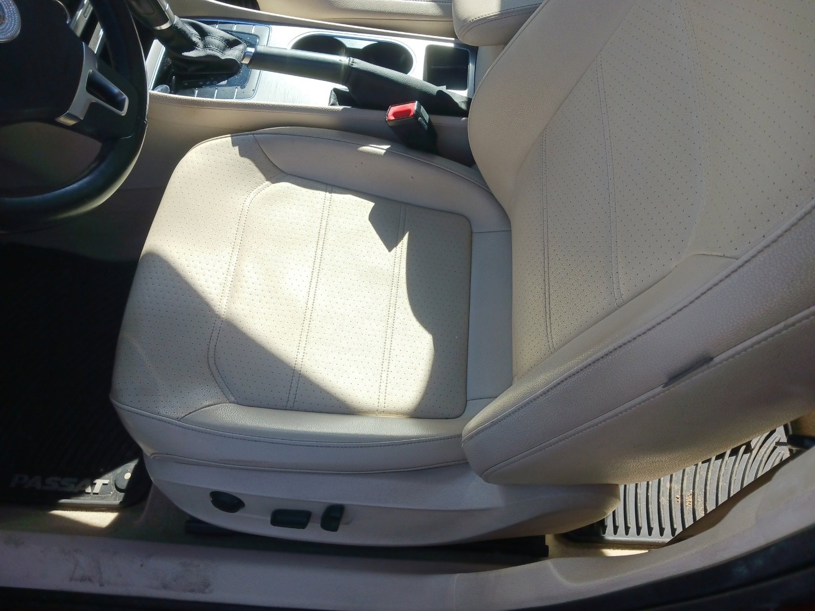 Used 2015 Volkswagen Passat TDI SE image 5