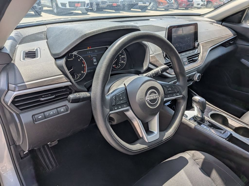 Used 2024 Nissan Altima 2.5 SV FWD image 17