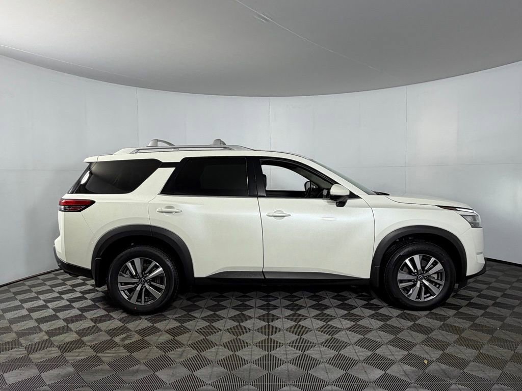 Used 2024 Nissan Pathfinder SL image 5