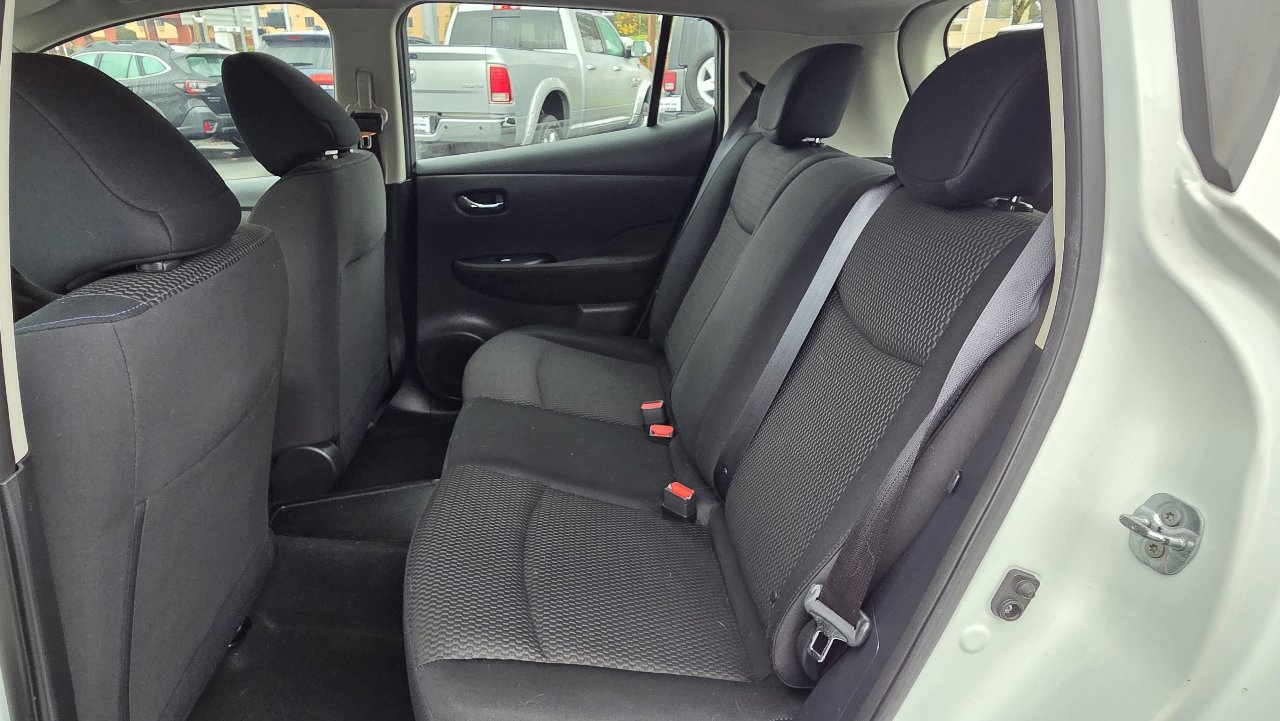 Used 2016 Nissan Leaf S w/ Charger Package image 16