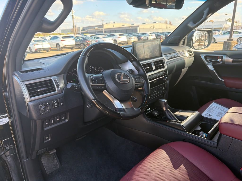 Used 2023 Lexus GX 460 Premium w/ Premium Package image 2