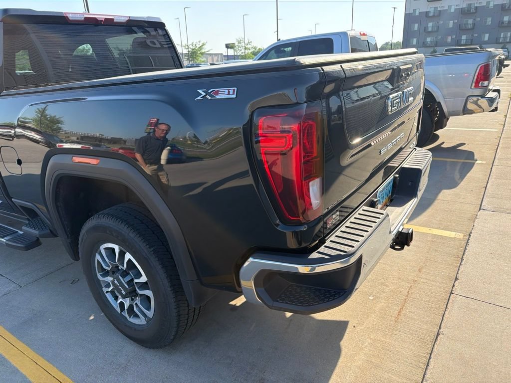 Used 2022 GMC Sierra 2500 SLE w/ SLE Value Package; AWD/4WD image 8