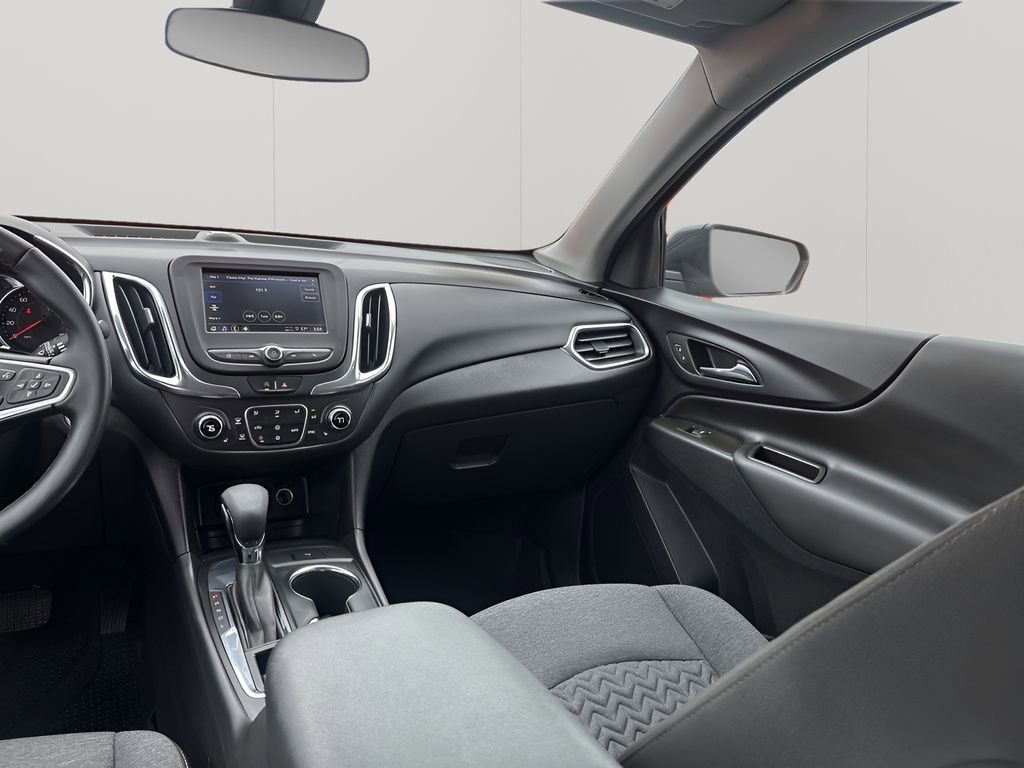 Used 2023 Chevrolet Equinox LT image 24