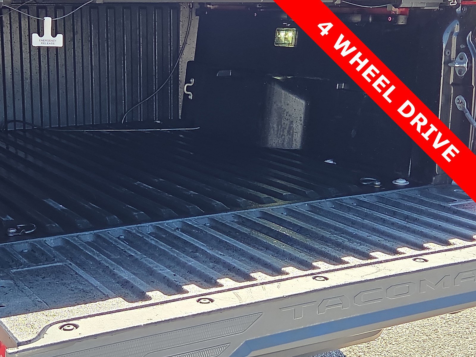 Used 2025 Toyota Tacoma TRD Sport AWD/4WD image 9