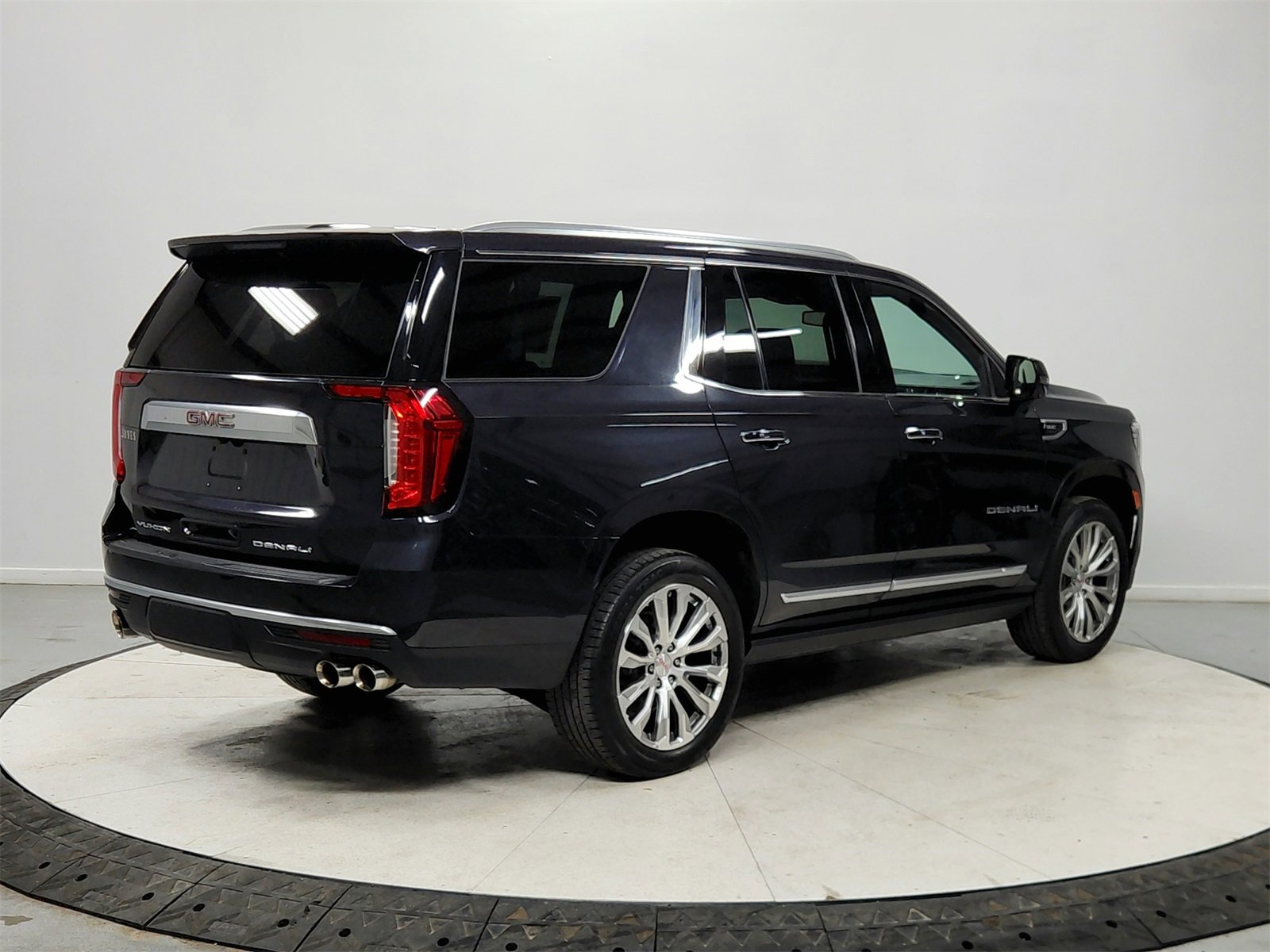 Used 2023 GMC Yukon Denali image 7