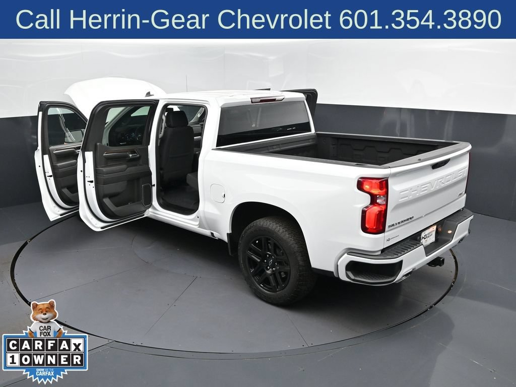 Used 2023 Chevrolet Silverado 1500 RST AWD/4WD image 2