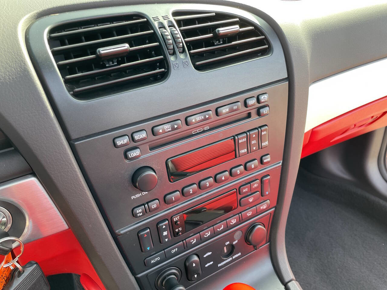 Used 2002 Ford Thunderbird Deluxe image 77