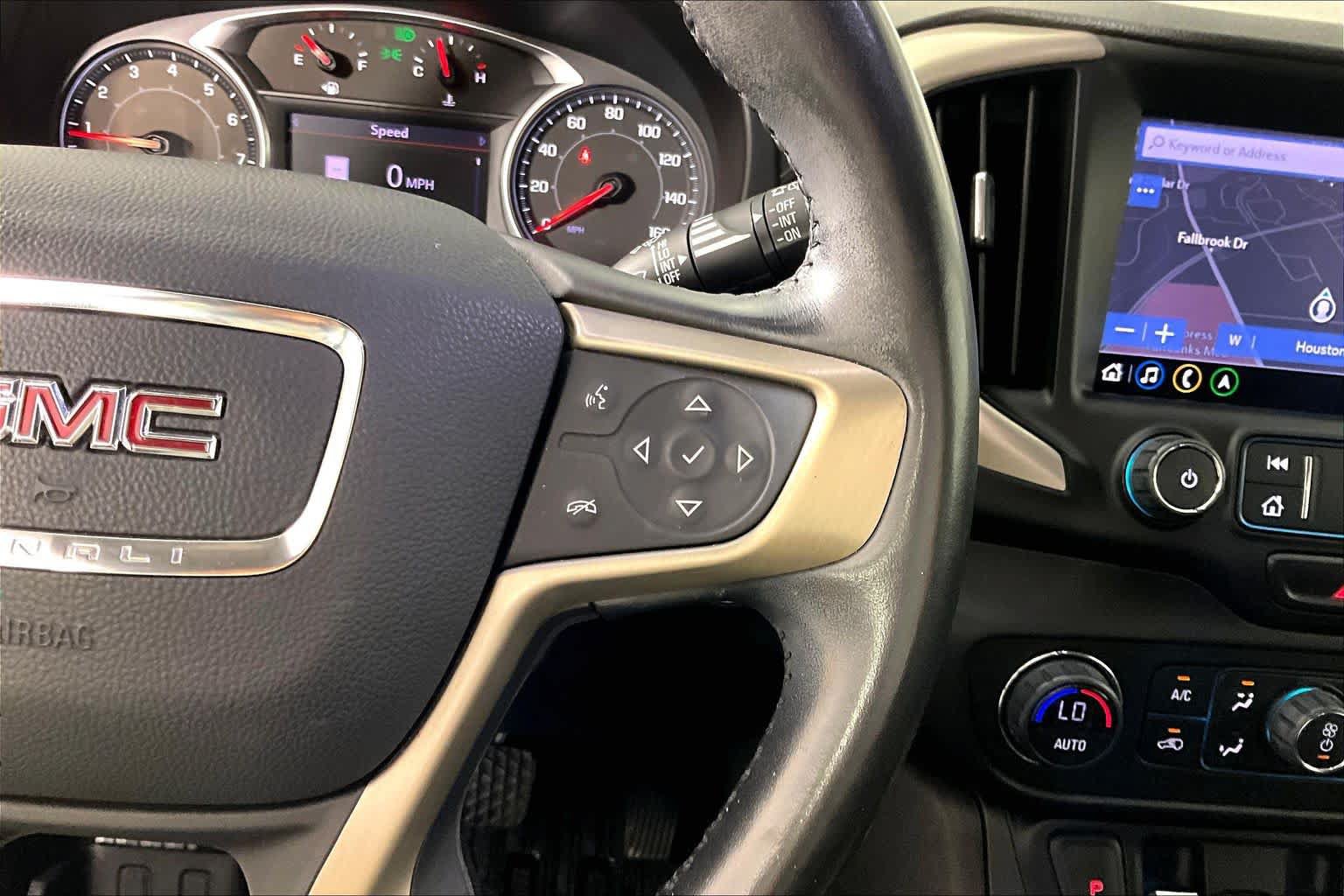 Used 2020 GMC Terrain Denali w/ Denali Premium Package FWD image 23