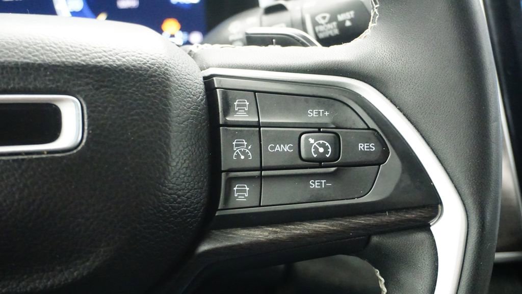 Certified 2023 Jeep Grand Cherokee L Limited image 38