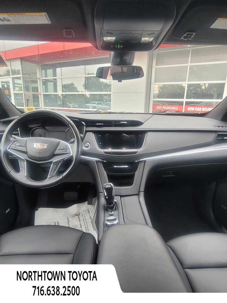 Used 2022 Cadillac XT5 Luxury w/ LPO, Floor Liner Package AWD/4WD image 17