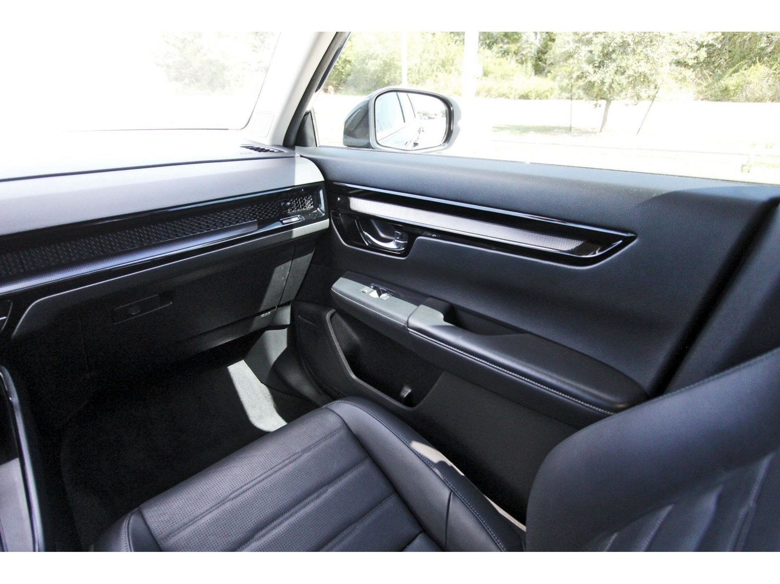 Used 2025 Honda CR-V EX-L image 11