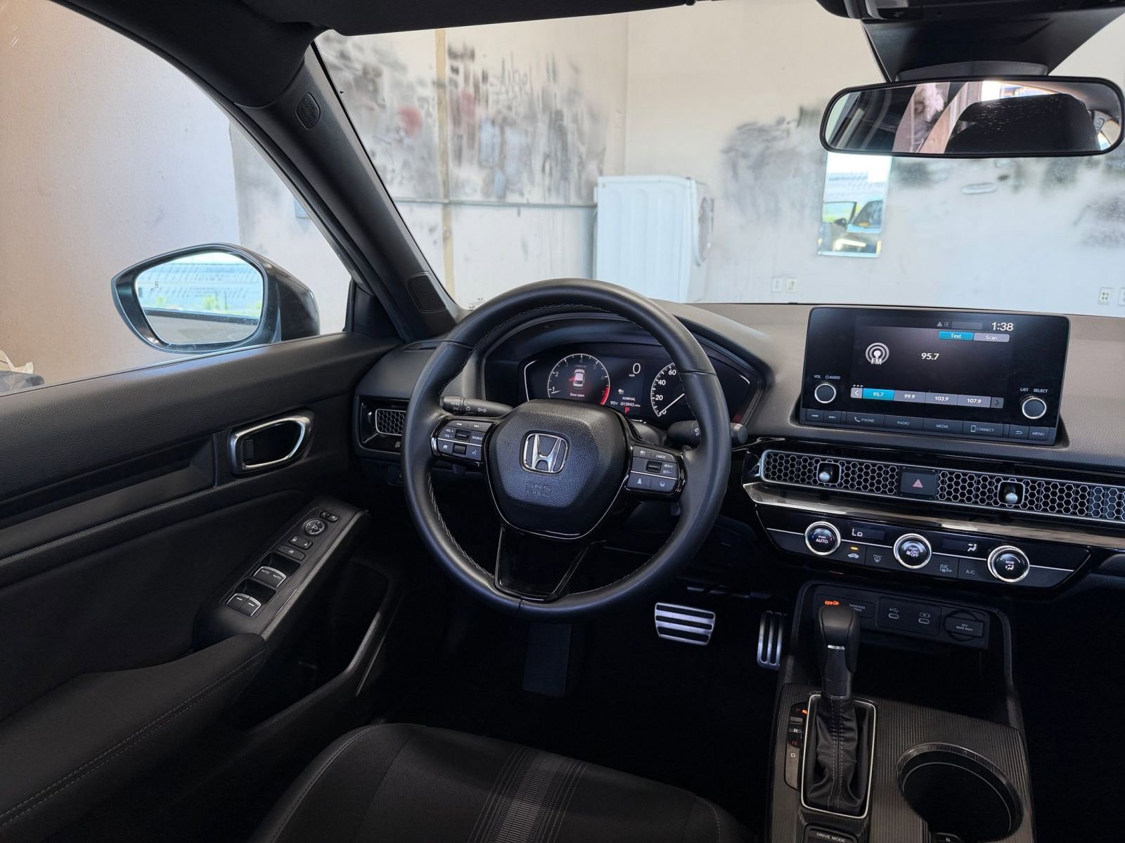 Used 2025 Honda Civic Sport image 32