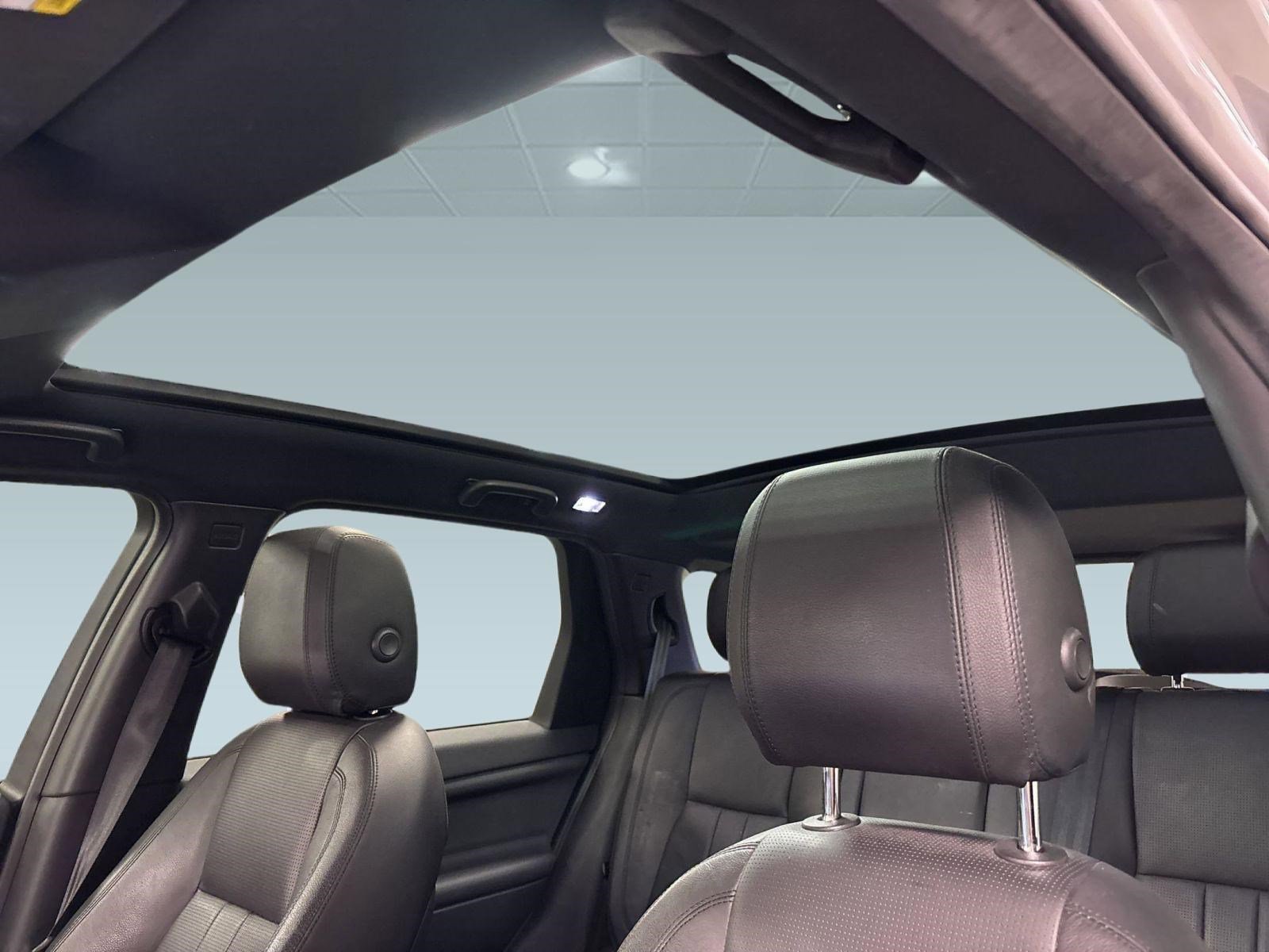 Used 2018 Land Rover Discovery Sport HSE image 15