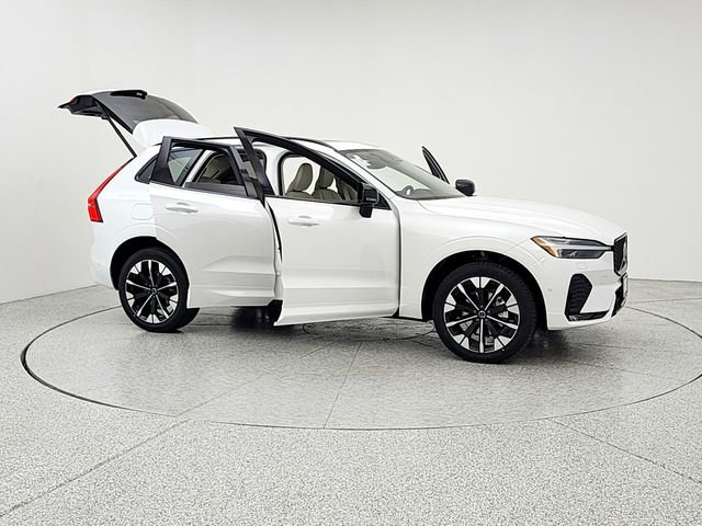 New 2026 Volvo XC90 T8 Plus w/ Protection Package AWD/4WD image 10