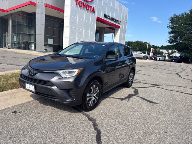 Used 2018 Toyota RAV4 LE w/ All Weather Liner Package FWD image 2