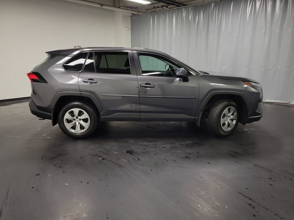 Used 2023 Toyota RAV4 LE AWD/4WD image 9
