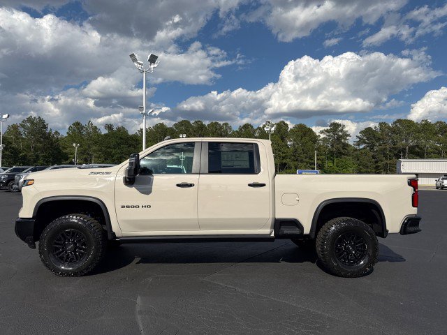 New 2026 Chevrolet Silverado 2500 ZR2 w/ LPO, Dark Essentials Package AWD/4WD image 6