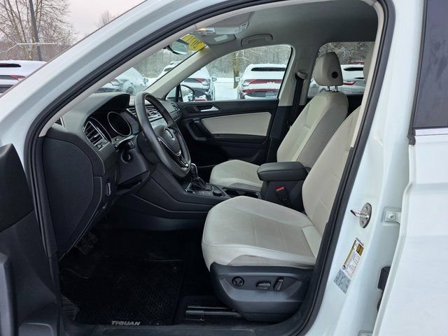 Used 2021 Volkswagen Tiguan SE image 16