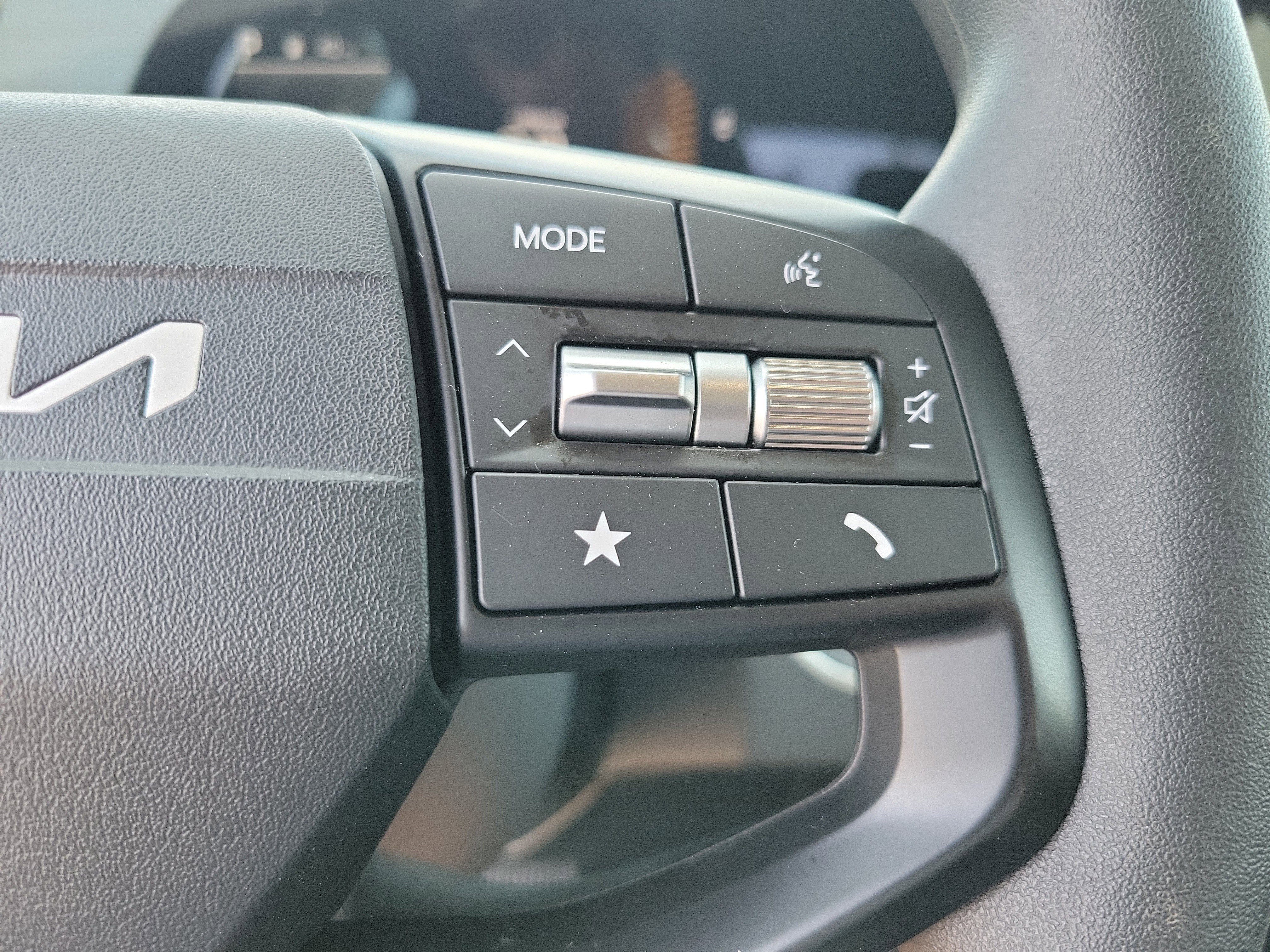 Used 2025 Kia K4 LXS image 18