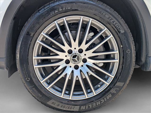 Used 2025 Mercedes-Benz GLC 300 image 23