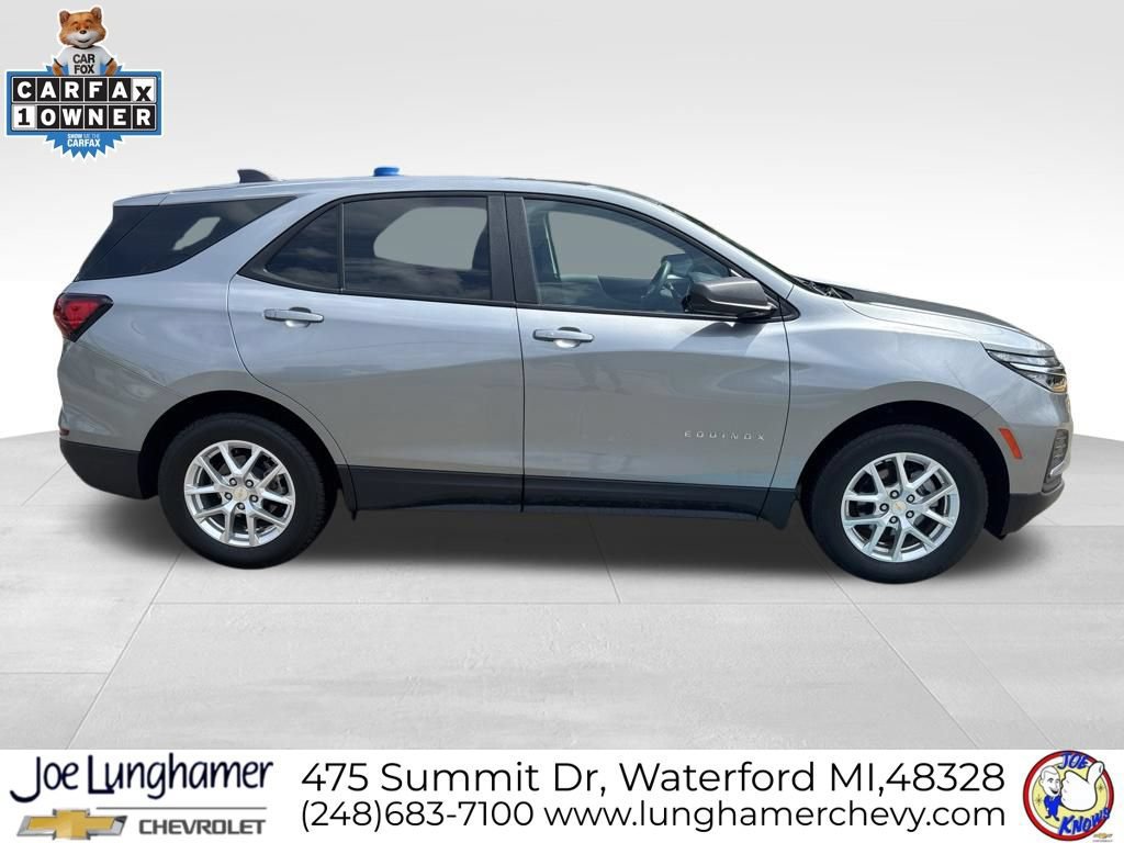 Used 2023 Chevrolet Equinox LS w/ LS Convenience Package AWD/4WD image 2