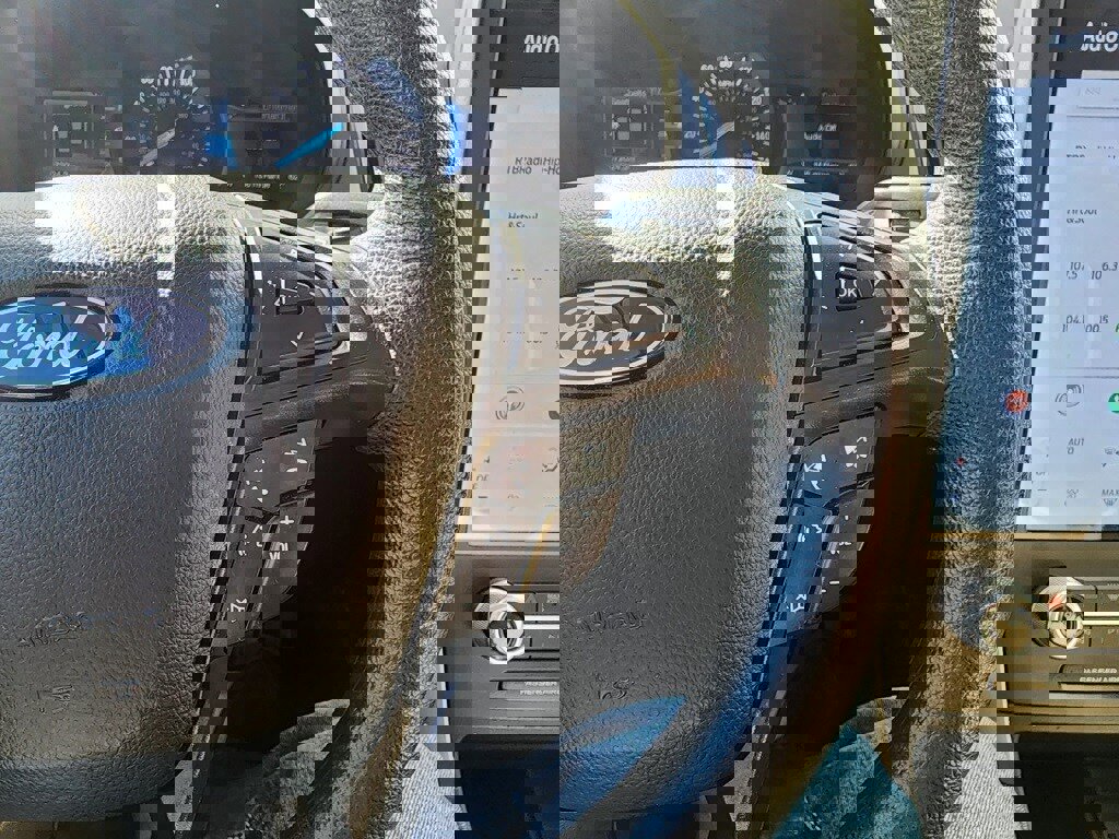 Used 2022 Ford Edge SE w/ Black Appearance Package image 20