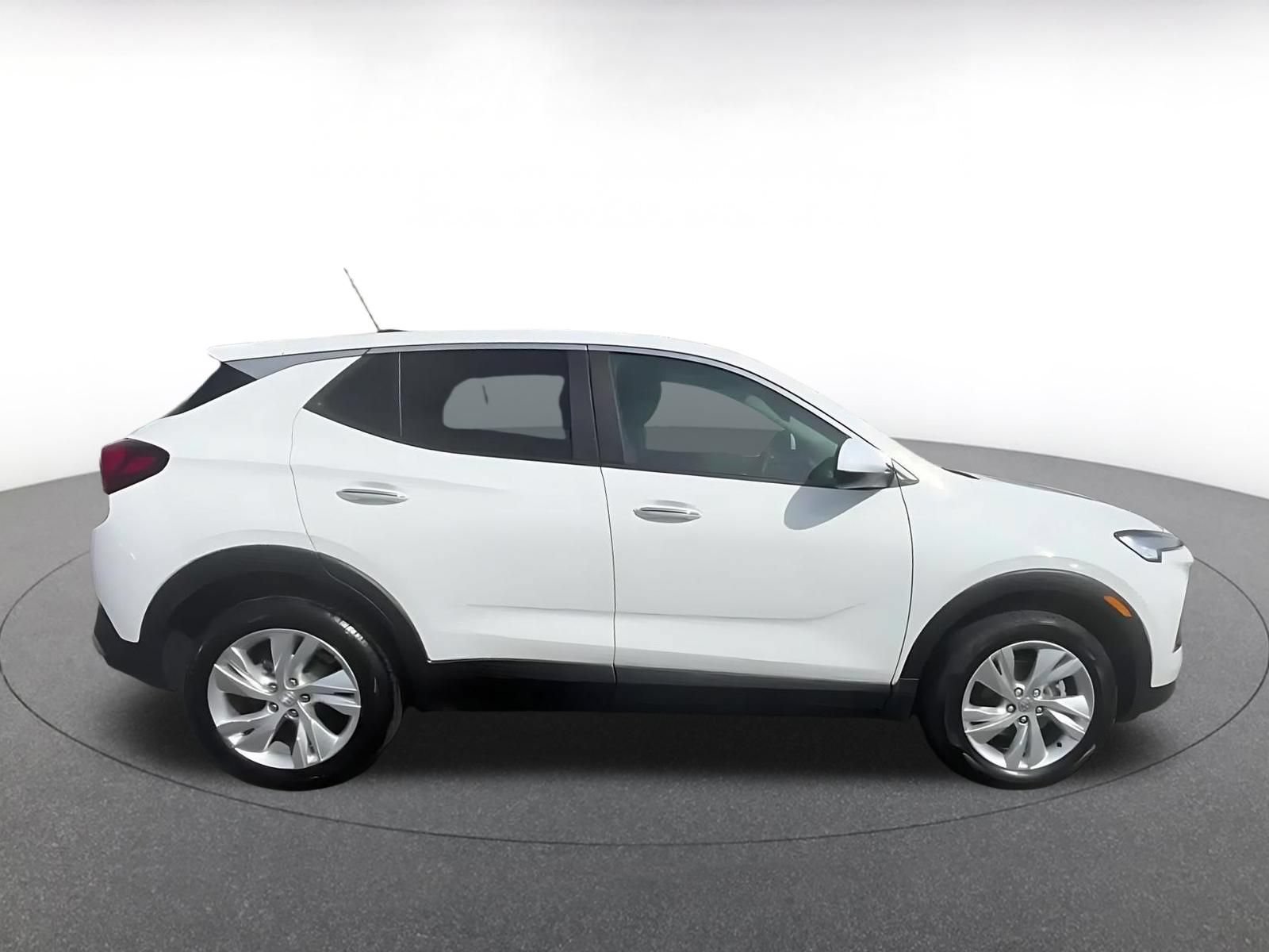 Used 2025 Buick Encore GX Preferred AWD/4WD image 16