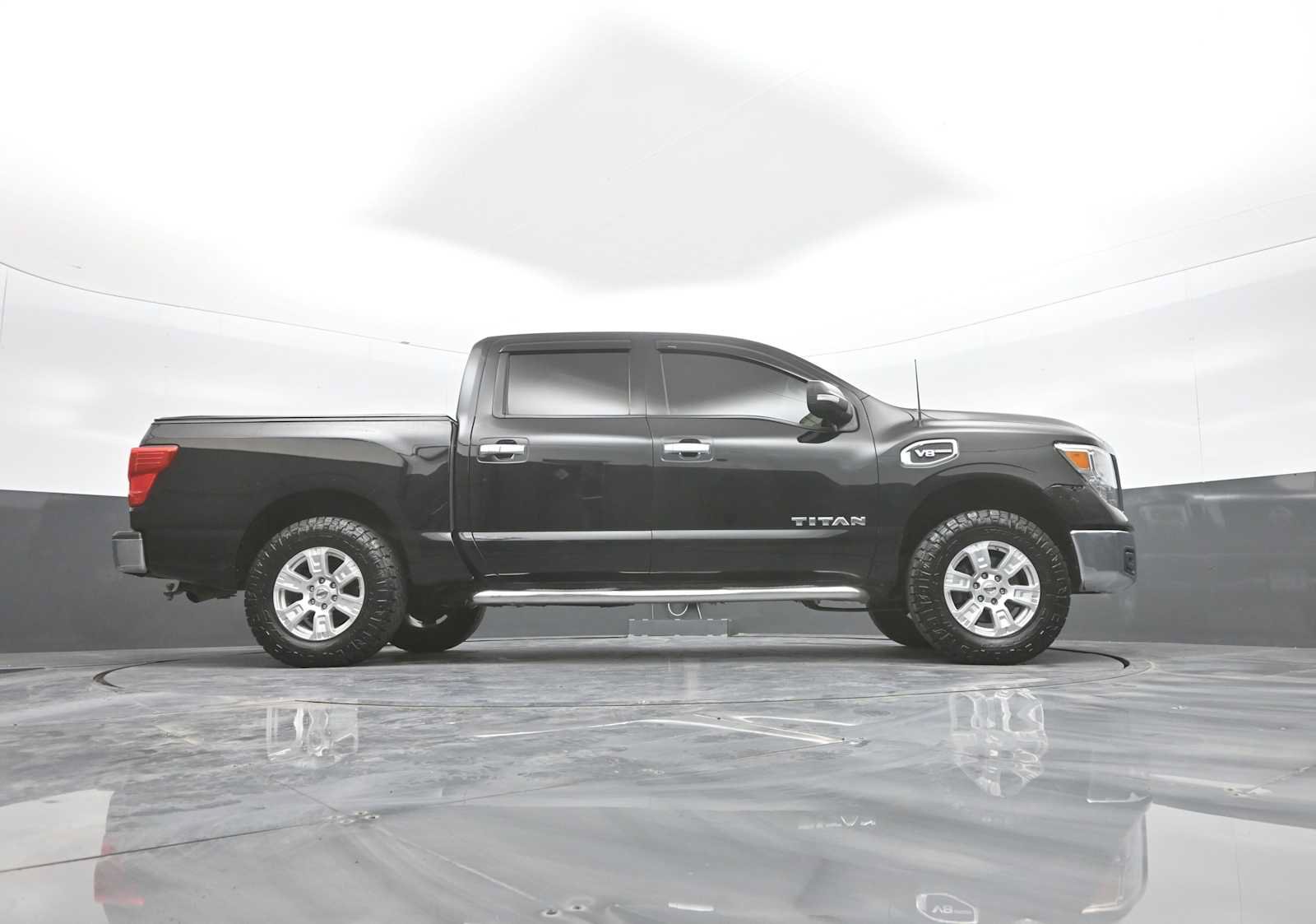 Used 2017 Nissan Titan SV AWD/4WD image 41