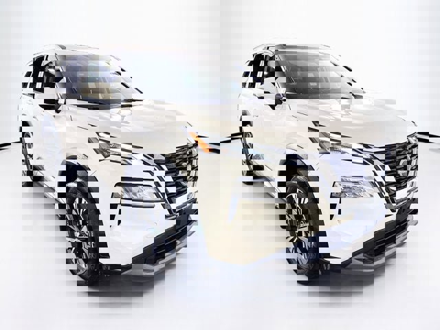 Certified 2023 Nissan Rogue SV image 3