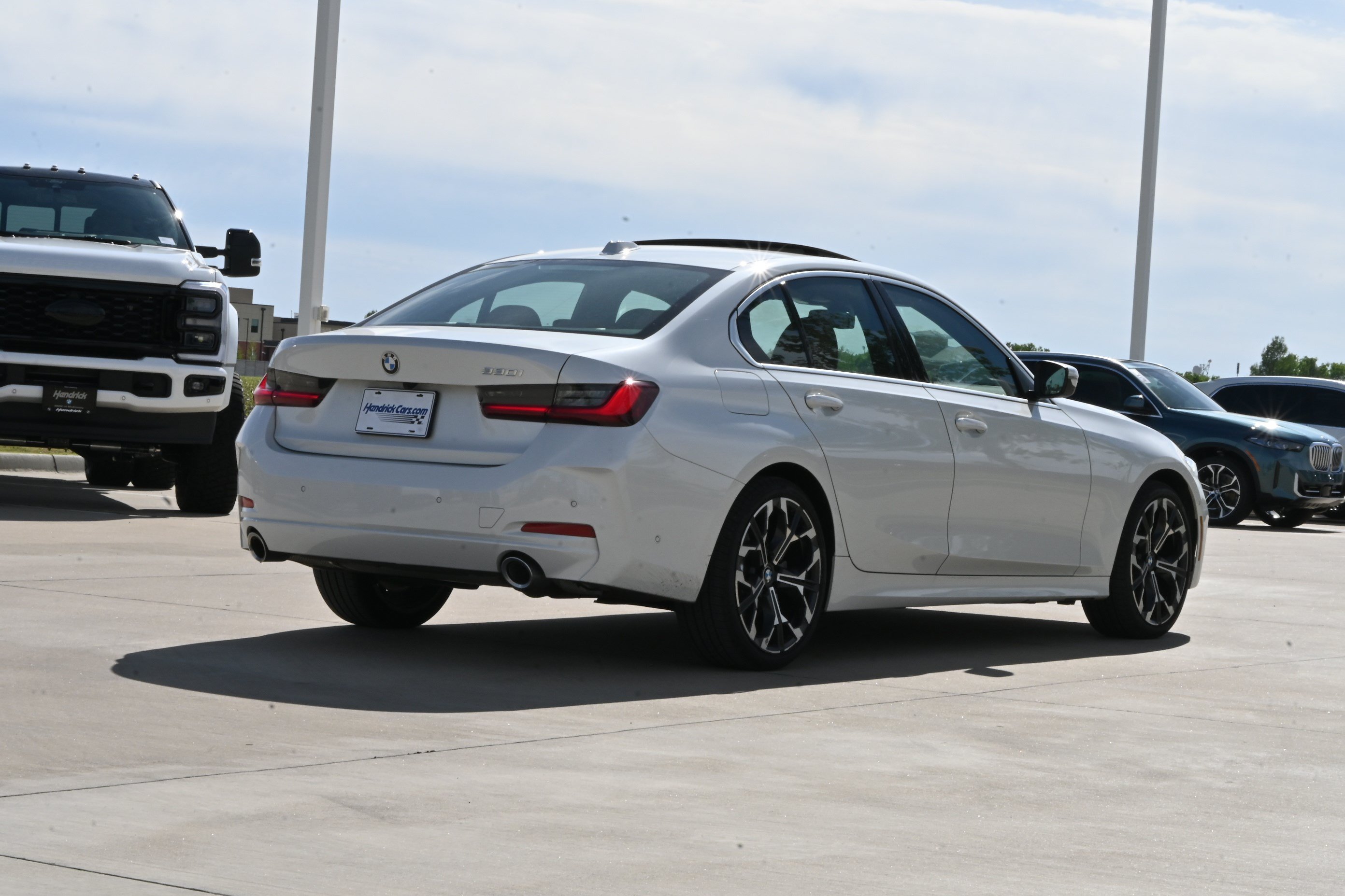 Certified 2025 BMW 330i Sedan RWD image 8