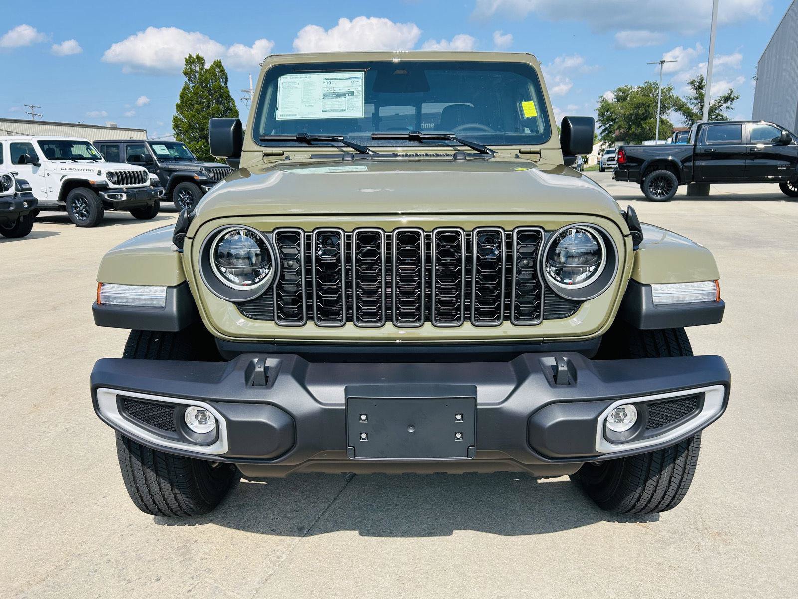 New 2026 Jeep Gladiator Sport AWD/4WD image 31