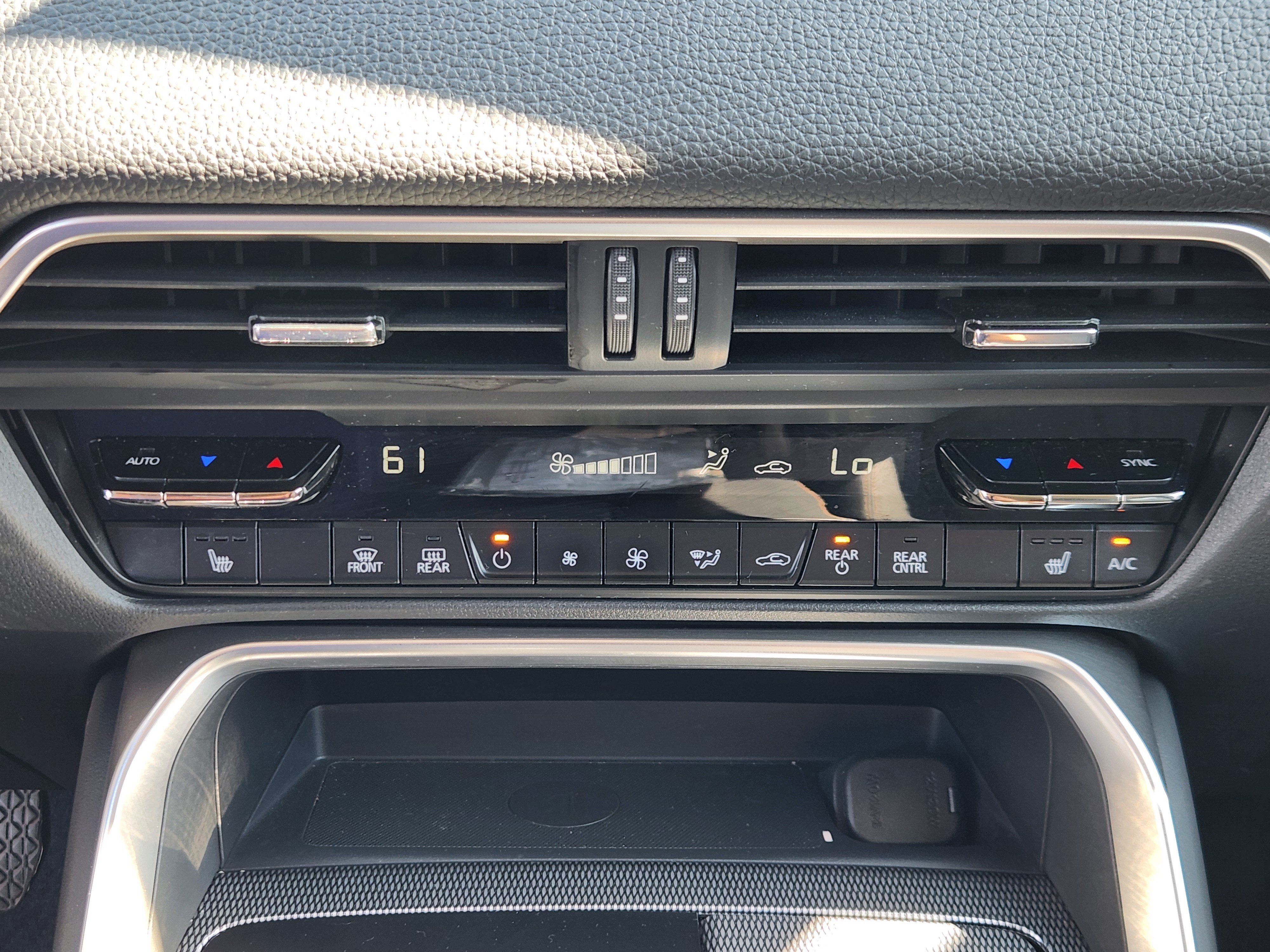 Certified 2024 MAZDA CX-90 Plug-In Hybrid w/ Premium Pkg AWD/4WD image 23