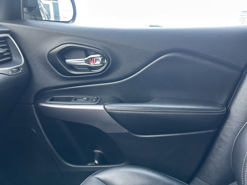 Used 2022 Jeep Cherokee Latitude Lux image 18