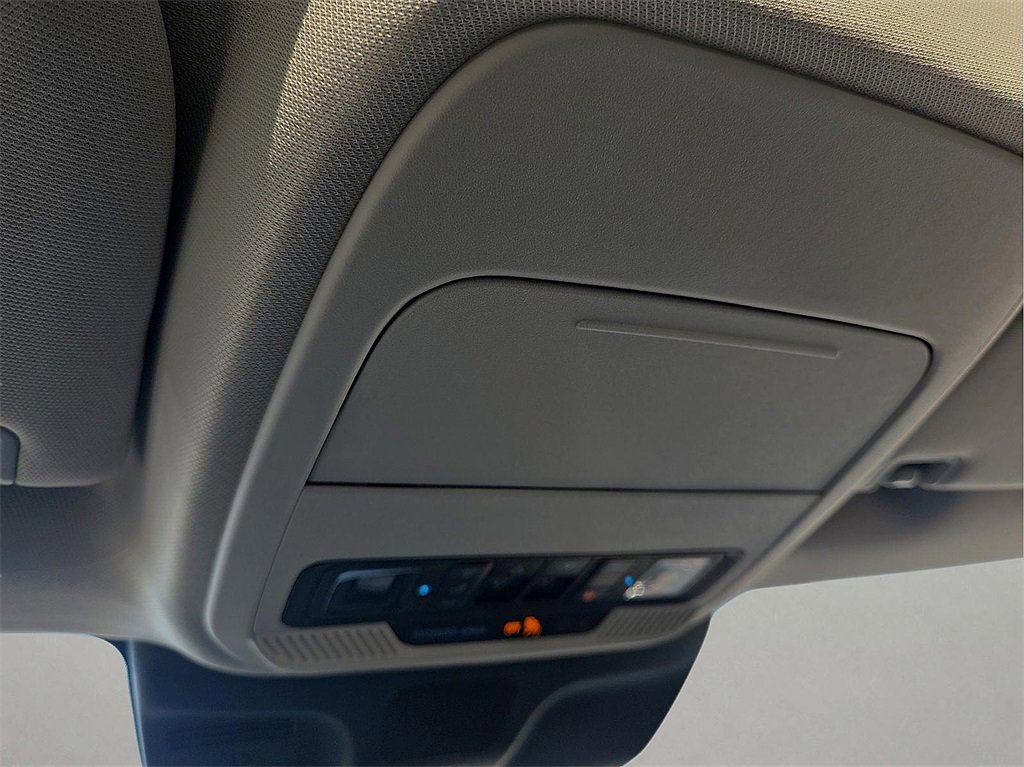 New 2025 Ford Expedition Active image 17