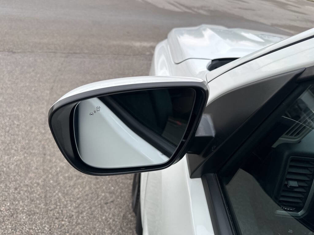 Used 2024 Nissan Frontier SL w/ Technology Package image 12