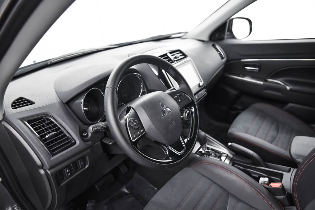 Used 2025 Mitsubishi Outlander Sport SE image 18