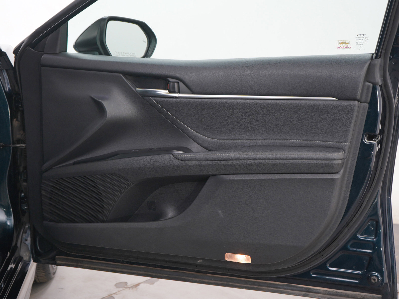 Used 2018 Toyota Camry XSE FWD image 9