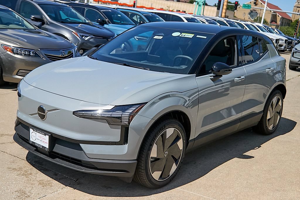 New 2026 Volvo EX30 Plus AWD/4WD image 6
