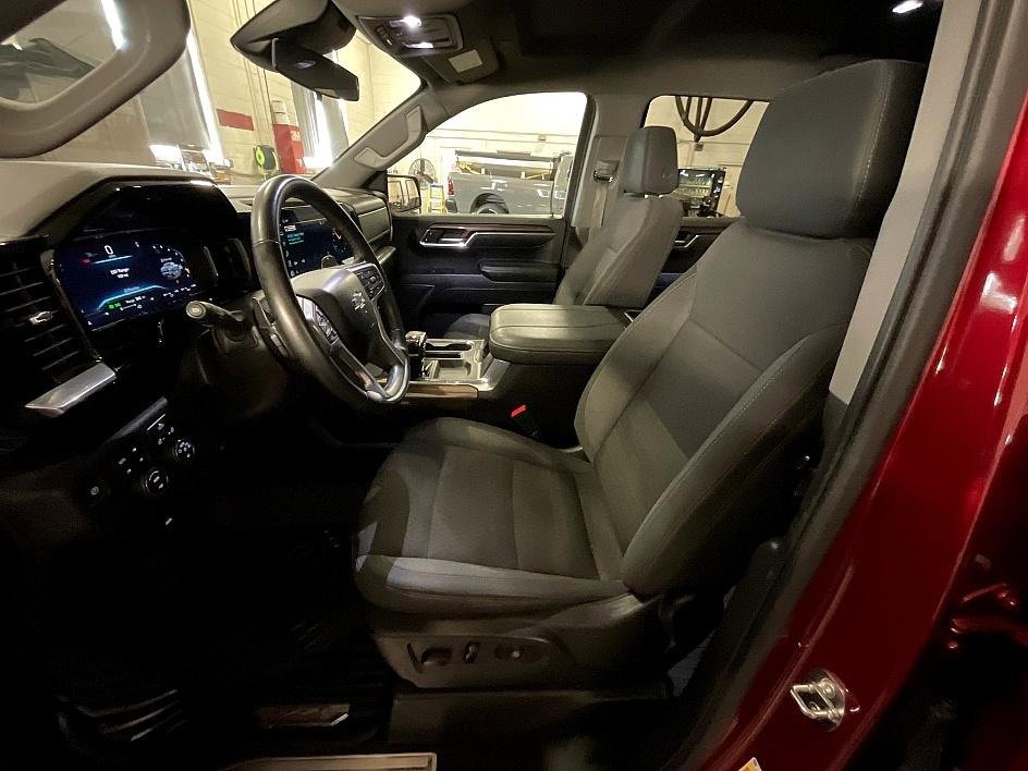 Used 2023 Chevrolet Silverado 1500 RST image 4