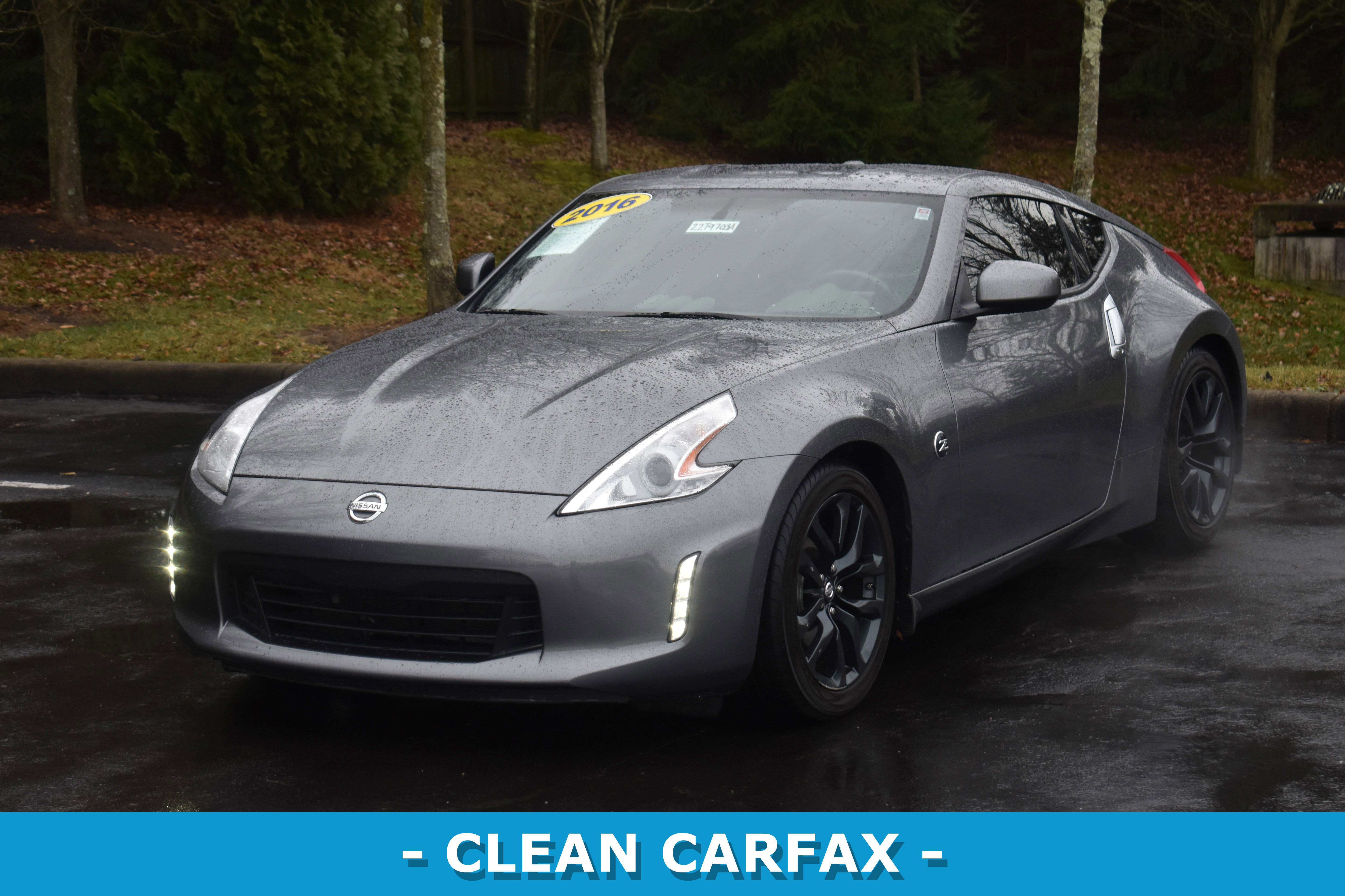 Used 2016 Nissan 370Z Touring image 3