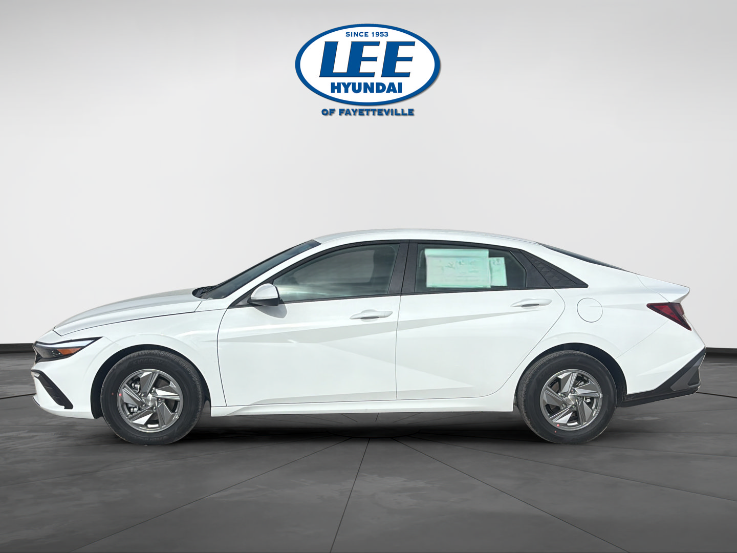 Certified 2026 Hyundai Elantra SE FWD image 3