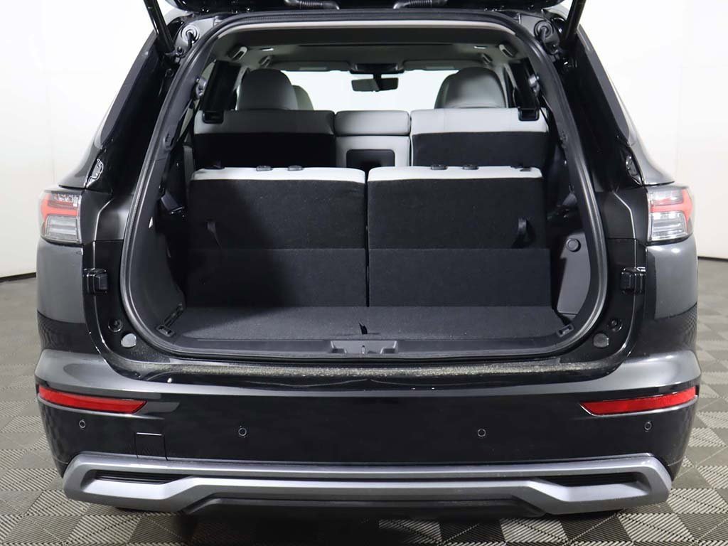 New 2025 Mitsubishi Outlander AWD image 21