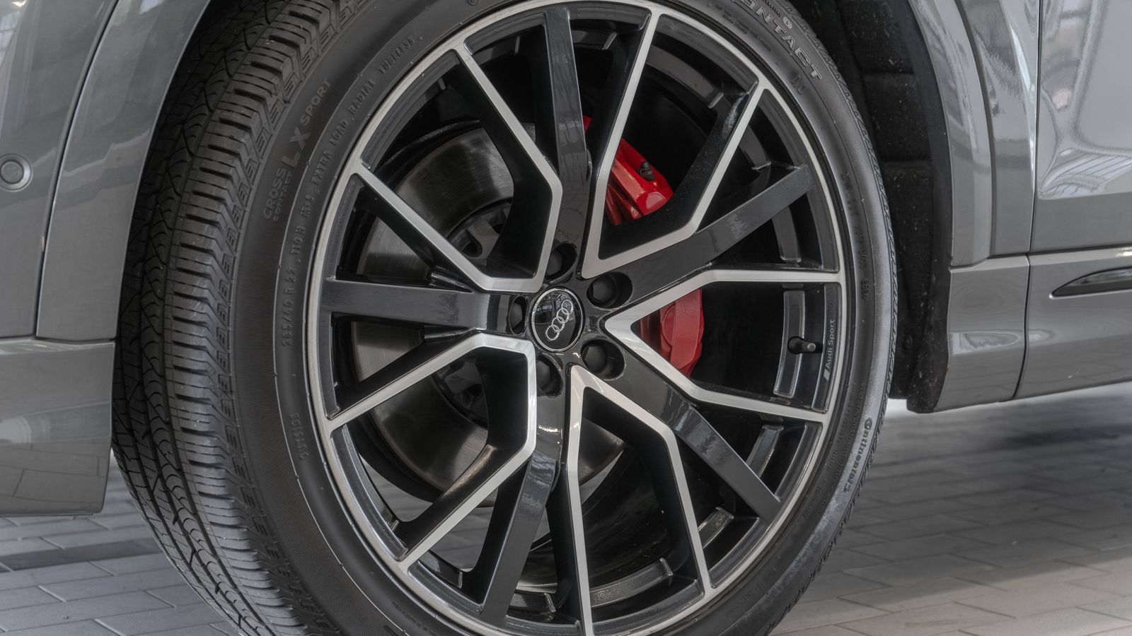 Used 2020 Audi Q8 Premium Plus AWD/4WD image 30