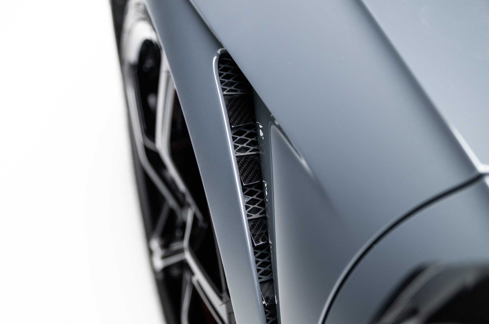 Used 2024 Bugatti Chiron Super Sport AWD/4WD image 40