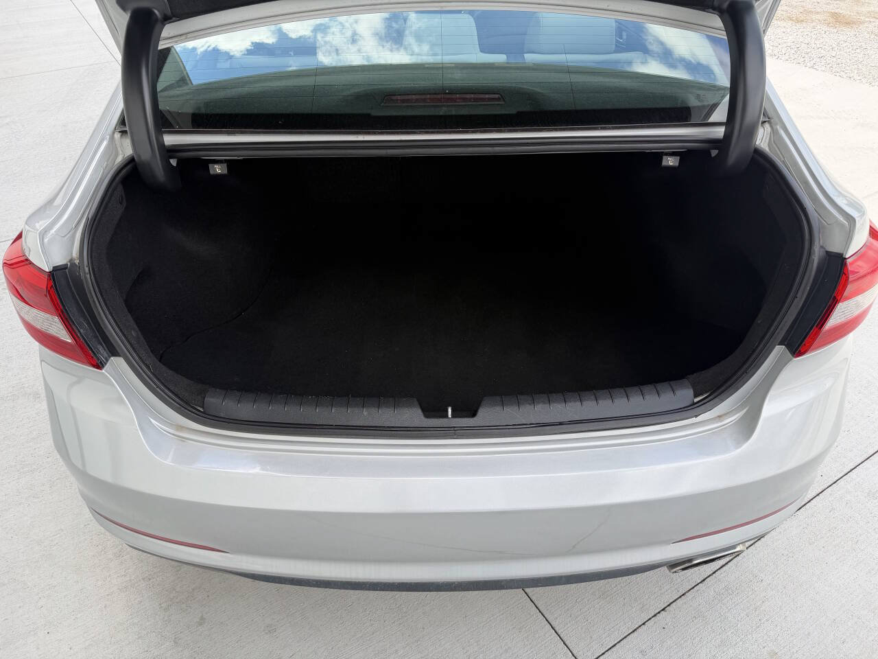 Used 2015 Hyundai Sonata SE FWD image 8