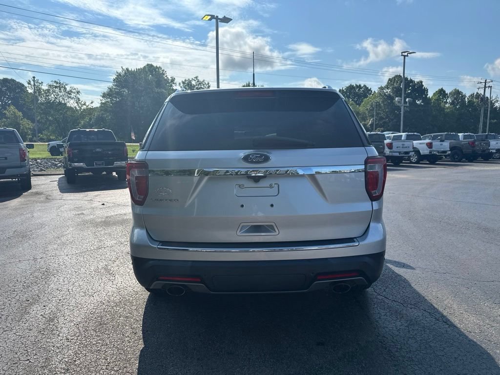 Used 2019 Ford Explorer Limited w/ Class III Trailer Tow Package FWD image 4