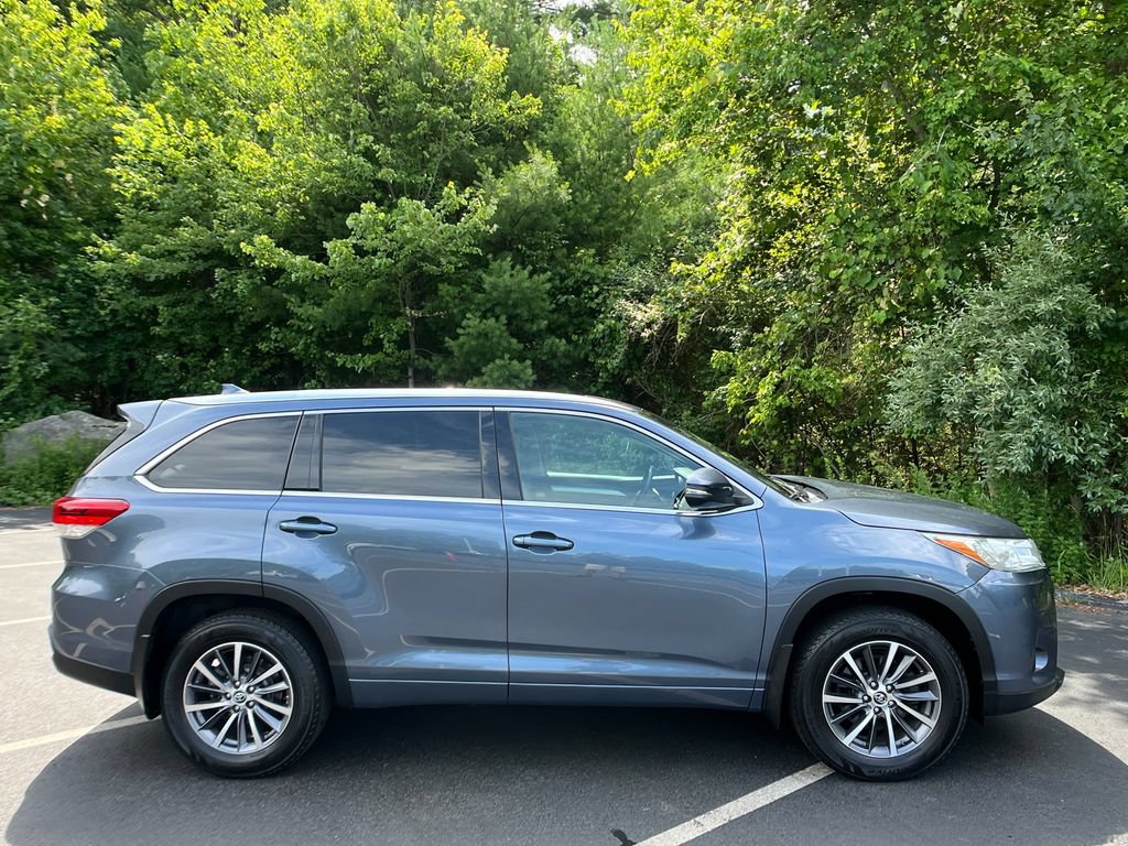 Used 2018 Toyota Highlander XLE AWD/4WD image 6
